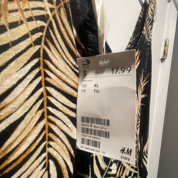 H&M Faux Wrap Dress - Picture 3 of 3